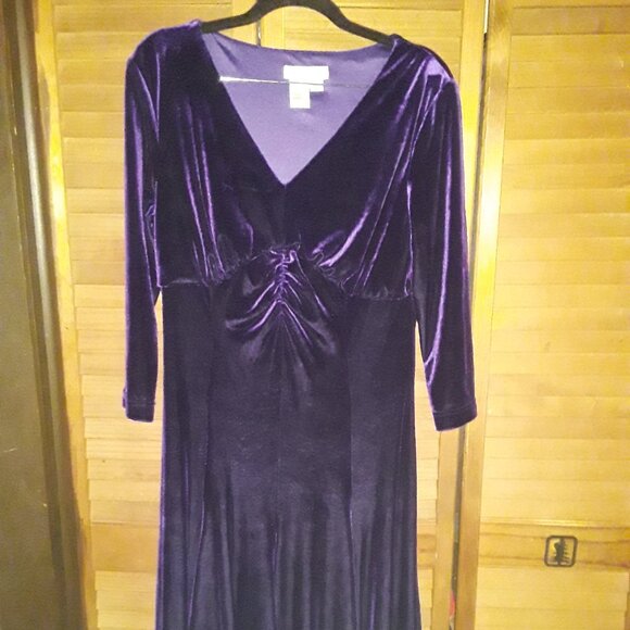 Coldwater Creek SZ 8 Elegant Rich Purple Velvet Ruched V Neck Holiday Dress Soft - Picture 1 of 5